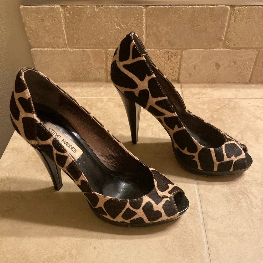 Steve Madden Giraffe pattern peep toe heels